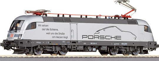 Electric locomotive class 182 "Taurus" Porsche desighn<br /><a href='images/pictures/Roco/62455.jpg' target='_blank'>Full size image</a>